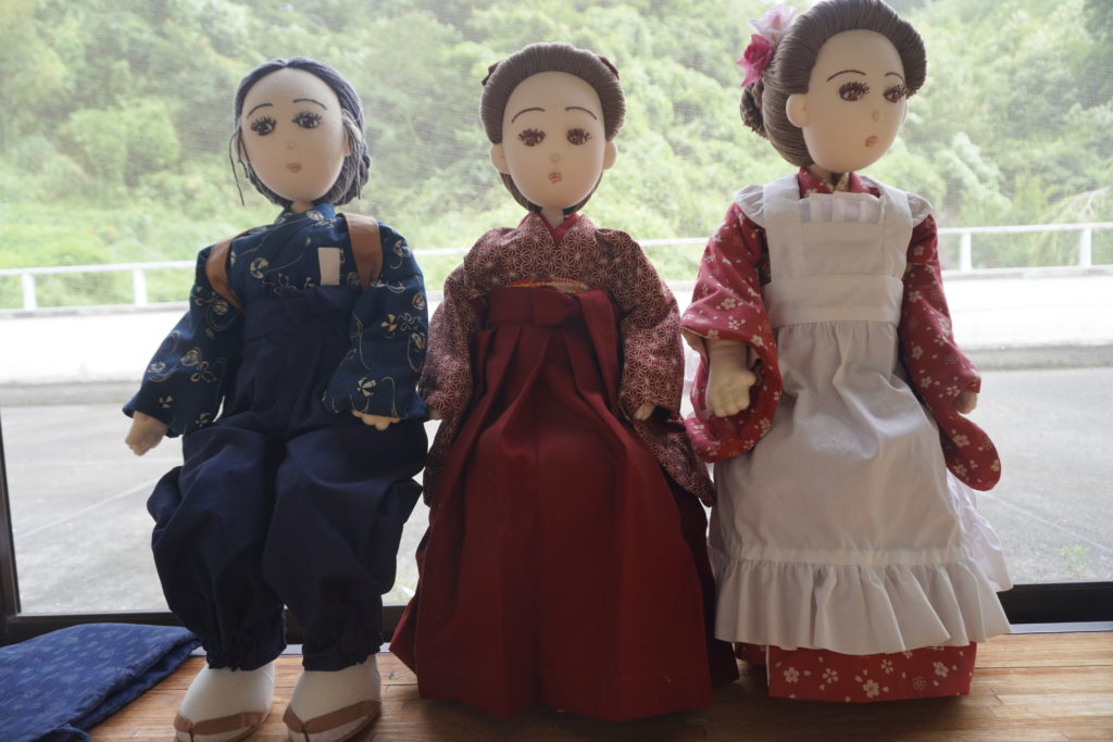 五ヶ瀬のジャージー人形の花子とアンの画像